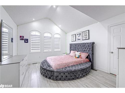 13 Auburn Court, Barrie, ON - Indoor Photo Showing Bedroom
