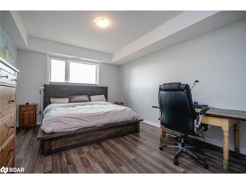 302-299 Cundles Road, Barrie, ON - Indoor Photo Showing Bedroom