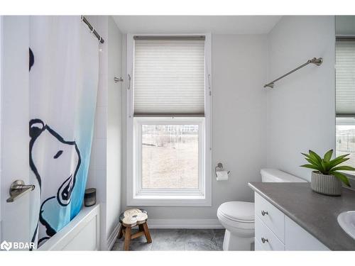 302-299 Cundles Road, Barrie, ON - Indoor Photo Showing Bathroom