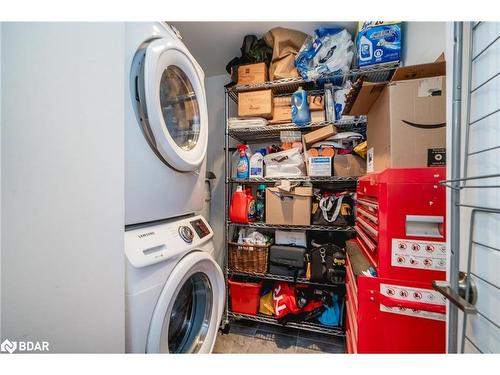 302-299 Cundles Road, Barrie, ON - Indoor Photo Showing Laundry Room