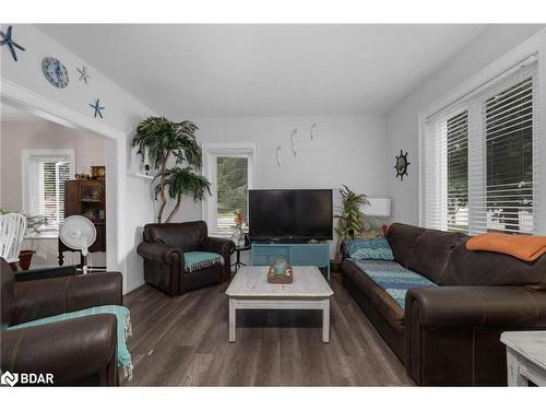 769 Hugel Avenue, Midland, ON - Indoor Photo Showing Living Room