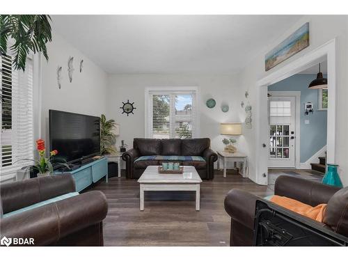 769 Hugel Avenue, Midland, ON - Indoor Photo Showing Living Room