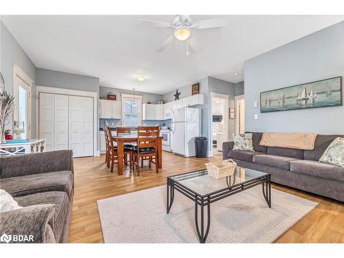 39-37 Butternut Lane, Prince Edward County, ON - Indoor Photo Showing Living Room