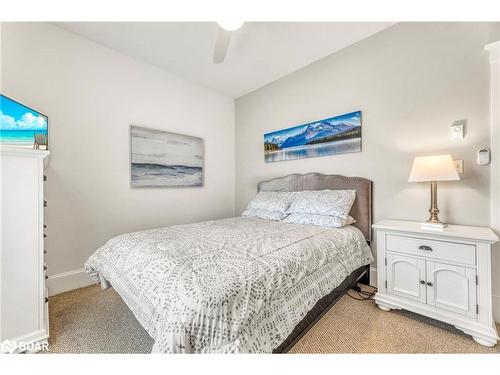 39-37 Butternut Lane, Prince Edward County, ON - Indoor Photo Showing Bedroom