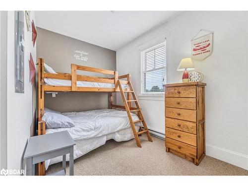 39-37 Butternut Lane, Prince Edward County, ON - Indoor Photo Showing Bedroom