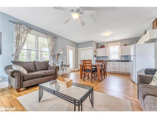 39-37 Butternut Lane, Prince Edward County, ON - Indoor Photo Showing Living Room