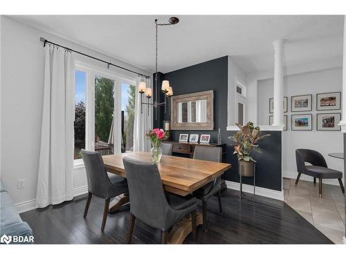 61 Sovereign'S Gate, Barrie, ON - Indoor Photo Showing Dining Room