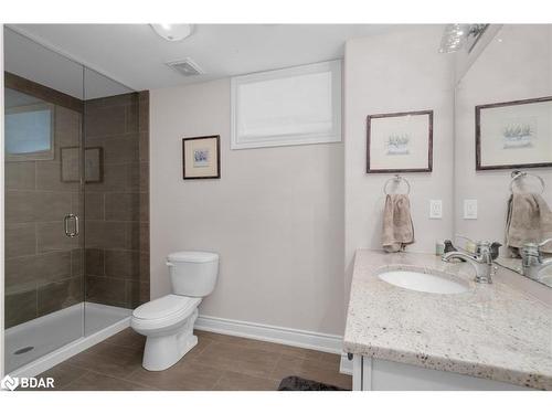61 Sovereign'S Gate, Barrie, ON - Indoor Photo Showing Bathroom