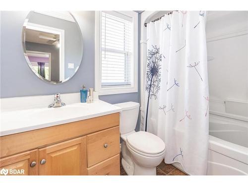 220 Mary Anne Drive, Barrie, ON - Indoor Photo Showing Bathroom