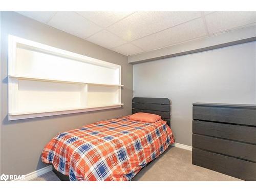 220 Mary Anne Drive, Barrie, ON - Indoor Photo Showing Bedroom