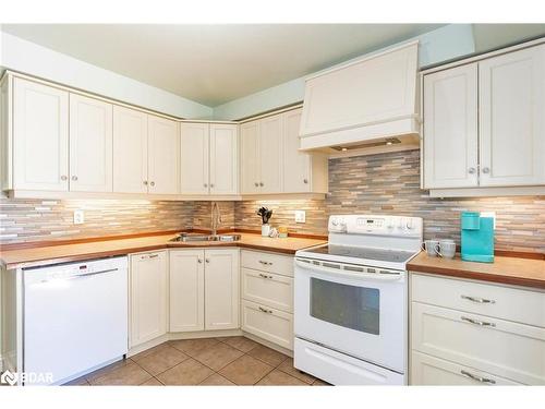 220 Mary Anne Drive, Barrie, ON - Indoor Photo Showing Kitchen With Double Sink