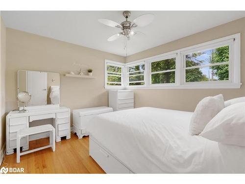 97 Puget Street, Barrie, ON - Indoor Photo Showing Bedroom