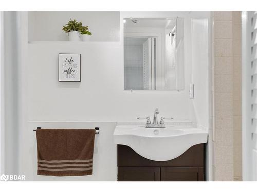 97 Puget Street, Barrie, ON - Indoor Photo Showing Bathroom