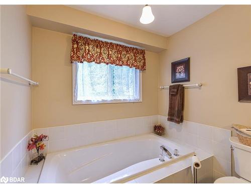 3330 Line 6 North Line, Sugarbush, ON - Indoor Photo Showing Bathroom