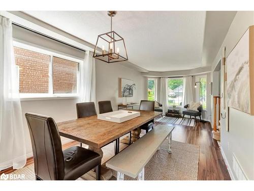 1067 Leslie Drive, Alcona, ON - Indoor Photo Showing Dining Room