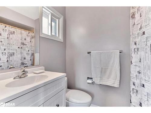 41 Macmillan Crescent, Barrie, ON - Indoor Photo Showing Bathroom