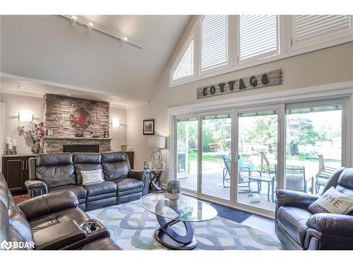 65 Turtle Path, Brechin, ON - Indoor Photo Showing Living Room