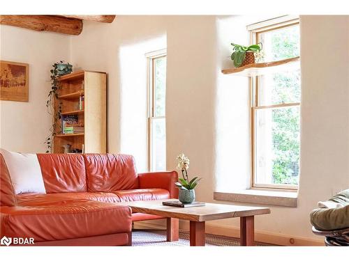 5745 Line 3 N, Midland, ON - Indoor Photo Showing Living Room