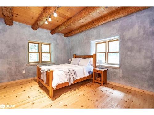 5745 Line 3 N, Midland, ON - Indoor Photo Showing Bedroom