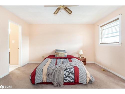 38 River Ridge Road, Barrie, ON - Indoor Photo Showing Bedroom