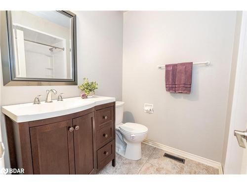 38 River Ridge Road, Barrie, ON - Indoor Photo Showing Bathroom