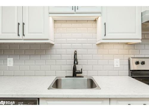 83 Marshall Street, Barrie, ON - Indoor Photo Showing Kitchen