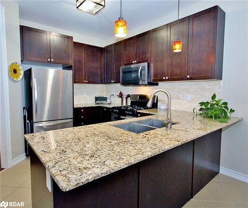 1117 Westmount Avenue, Innisfil, ON - Indoor Photo Showing Kitchen With Double Sink With Upgraded Kitchen
