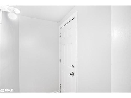 44 Alfred Street, Barrie, ON - Indoor Photo Showing Other Room