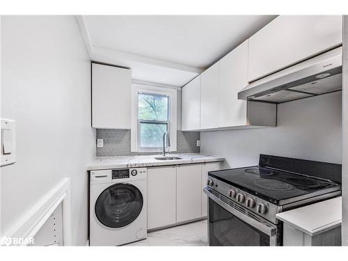 44 Alfred Street, Barrie, ON - Indoor Photo Showing Laundry Room