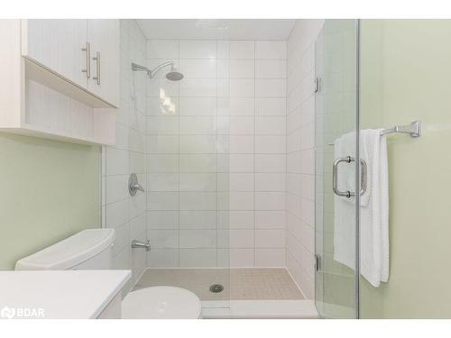 511-111 Worsley Street, Barrie, ON - Indoor Photo Showing Bathroom