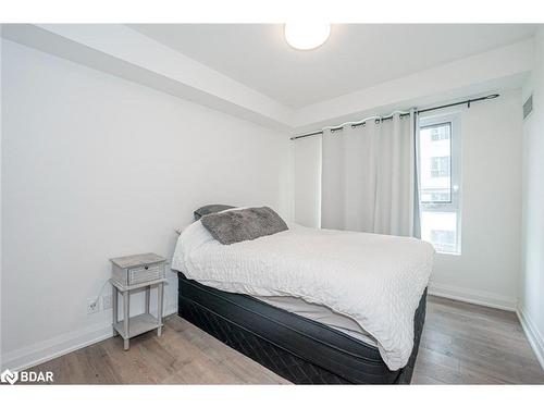 306-58 Lakeside Terrace, Barrie, ON - Indoor Photo Showing Bedroom
