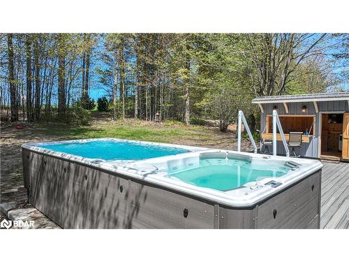 24 Nordic Trail, Shanty Bay, ON - Outdoor With Above Ground Pool