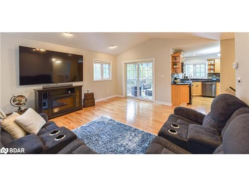 24 Nordic Trail, Shanty Bay, ON - Indoor Photo Showing Living Room