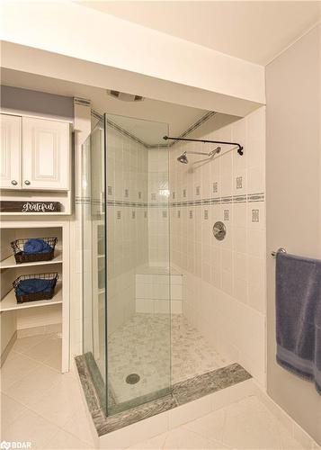 24 Nordic Trail, Shanty Bay, ON - Indoor Photo Showing Bathroom