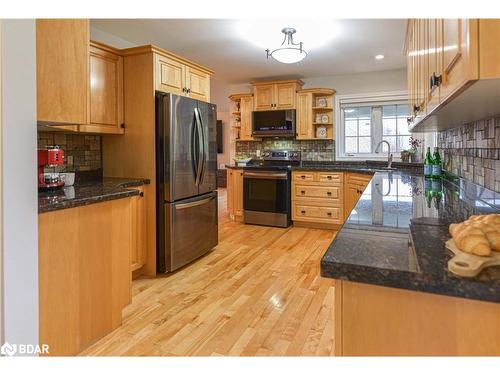 24 Nordic Trail, Shanty Bay, ON - Indoor Photo Showing Kitchen With Stainless Steel Kitchen