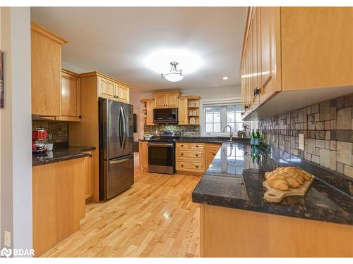 24 Nordic Trail, Shanty Bay, ON - Indoor Photo Showing Kitchen With Stainless Steel Kitchen