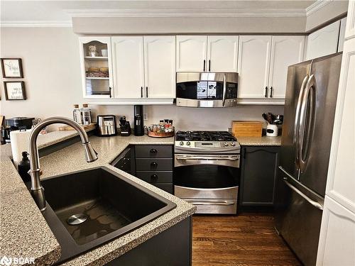 11 Nicholson Drive, Barrie, ON - Indoor Photo Showing Kitchen With Double Sink