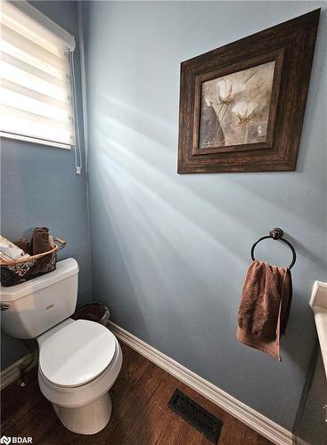 11 Nicholson Drive, Barrie, ON - Indoor Photo Showing Bathroom