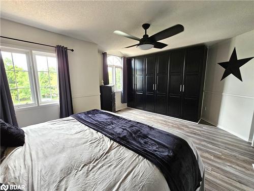 11 Nicholson Drive, Barrie, ON - Indoor Photo Showing Bedroom