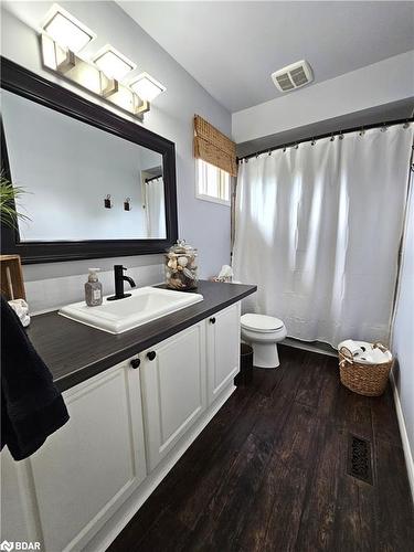 11 Nicholson Drive, Barrie, ON - Indoor Photo Showing Bathroom