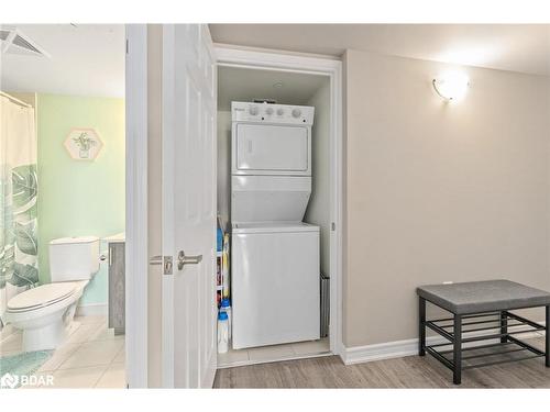 207-716 Main Street, Halton, ON - Indoor Photo Showing Laundry Room