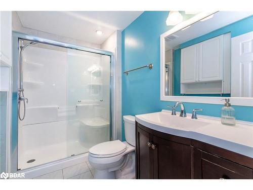 150 Mapleton Avenue, Barrie, ON - Indoor Photo Showing Bathroom