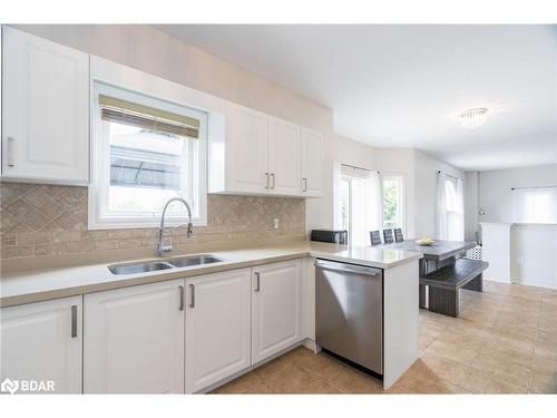 62 Silver Trail, Barrie, ON - Indoor Photo Showing Kitchen With Double Sink