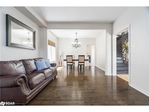 62 Silver Trail, Barrie, ON - Indoor Photo Showing Living Room