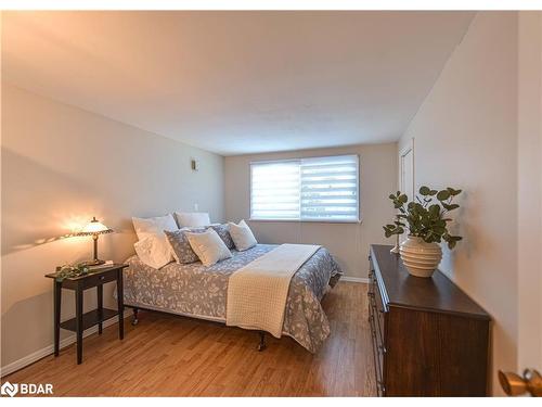 326 Crawford Street, Orillia, ON - Indoor Photo Showing Bedroom