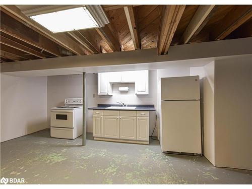 326 Crawford Street, Orillia, ON - Indoor Photo Showing Kitchen