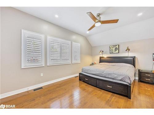 91 Cumming Drive, Barrie, ON - Indoor Photo Showing Bedroom