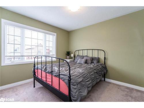 34 Bedford Estates Crescent, Barrie, ON - Indoor Photo Showing Bedroom