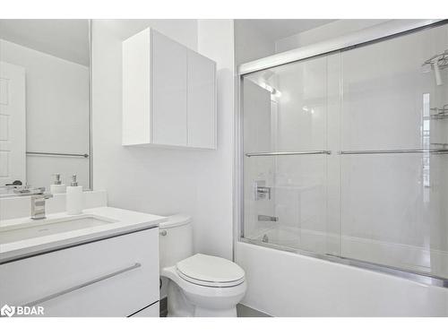 302-415 Sea Ray Avenue, Innisfil, ON - Indoor Photo Showing Bathroom