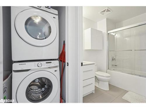 302-415 Sea Ray Avenue, Innisfil, ON - Indoor Photo Showing Laundry Room